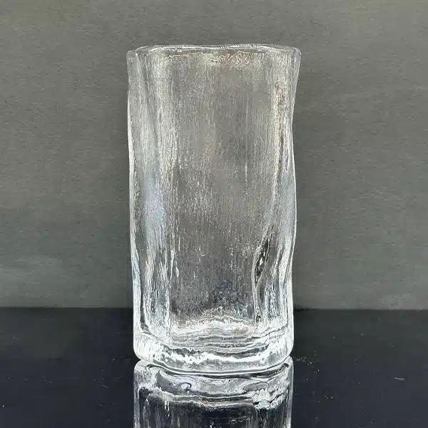 لیوان شیشه ای مدل دفرمه مات